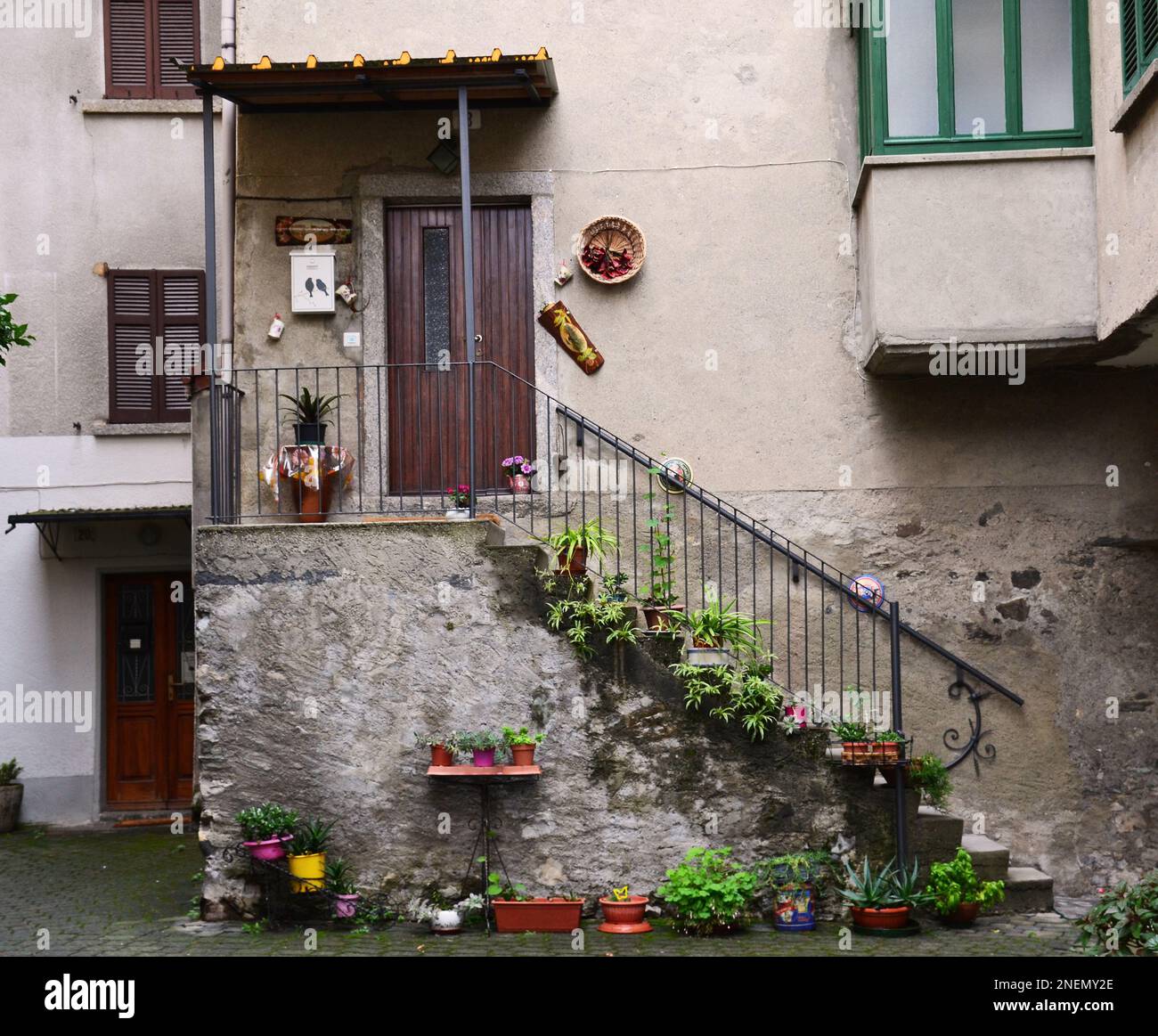 Sul retro di una vecchia casa italiana Foto Stock