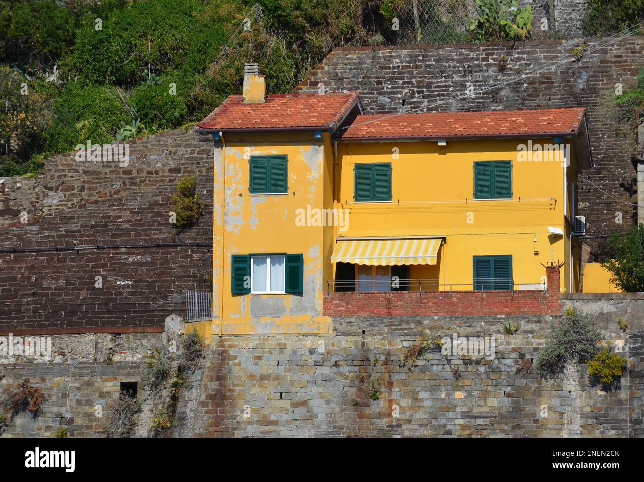 Antica casa a Vernazza, provincia di Como, Italia Foto Stock