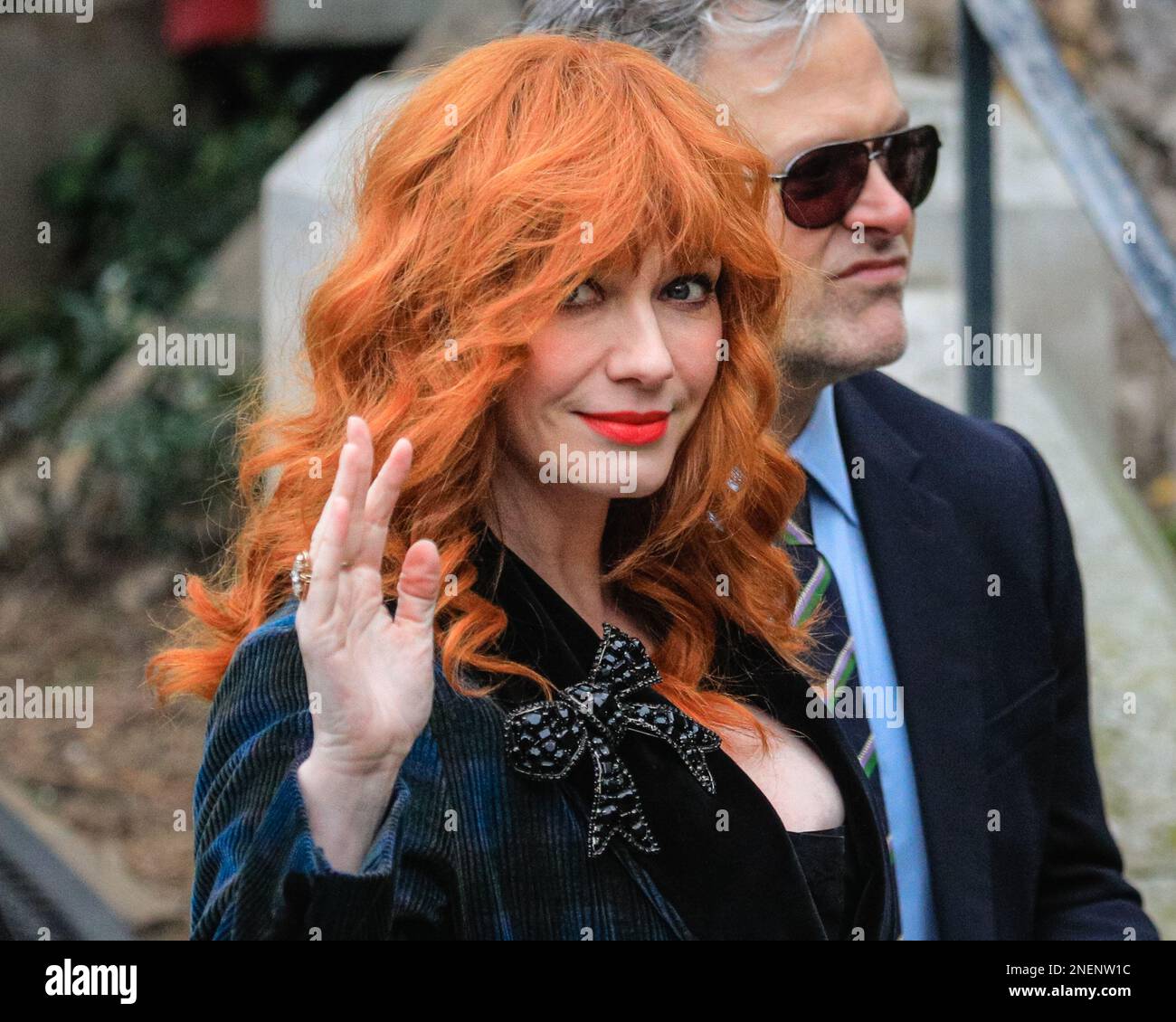 Londra, Regno Unito. 16th Feb, 2023. Christina Hendricks. I pianti, gli amici e la famiglia partecipano al servizio commemorativo per assistere al servizio commemorativo della defunta stilista britannica Vivienne Westwood, che ha sostenuto punk e new wave nel Regno Unito e ha lavorato con alcuni dei più grandi designer, celebrità e supermodelle. Credit: Imageplotter/Alamy Live News Foto Stock