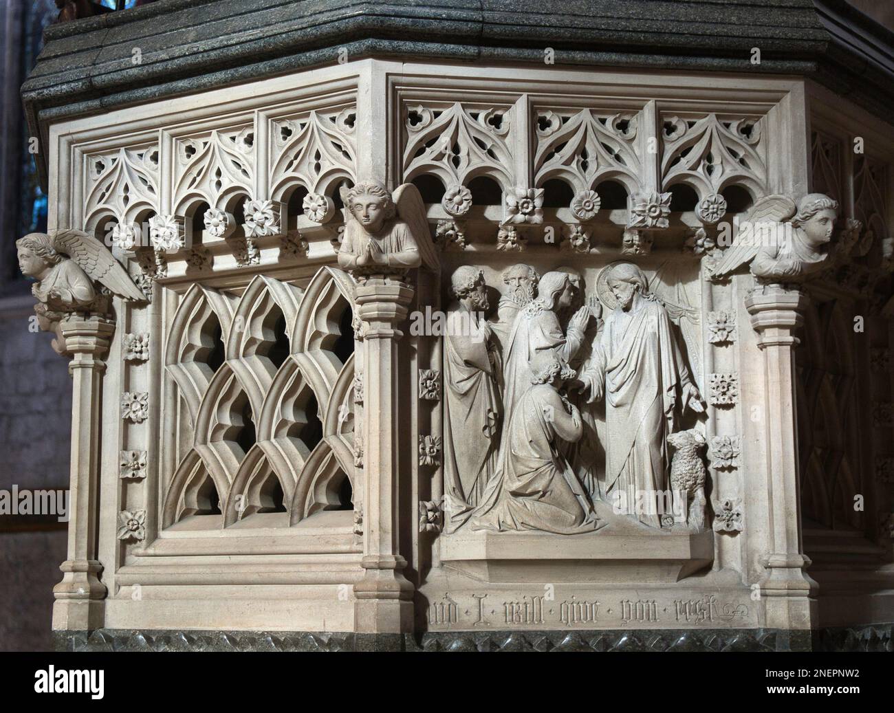 Un pulpito nell'Abbazia di Tewkesbury (la Chiesa abbaziale di St.Mary la Vergine), Tewkesbury, Gloucestershire Foto Stock