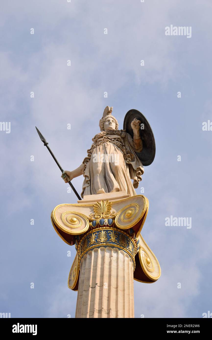 Statua di Atena sulla colonna ionica, Accademia di Atene Foto Stock