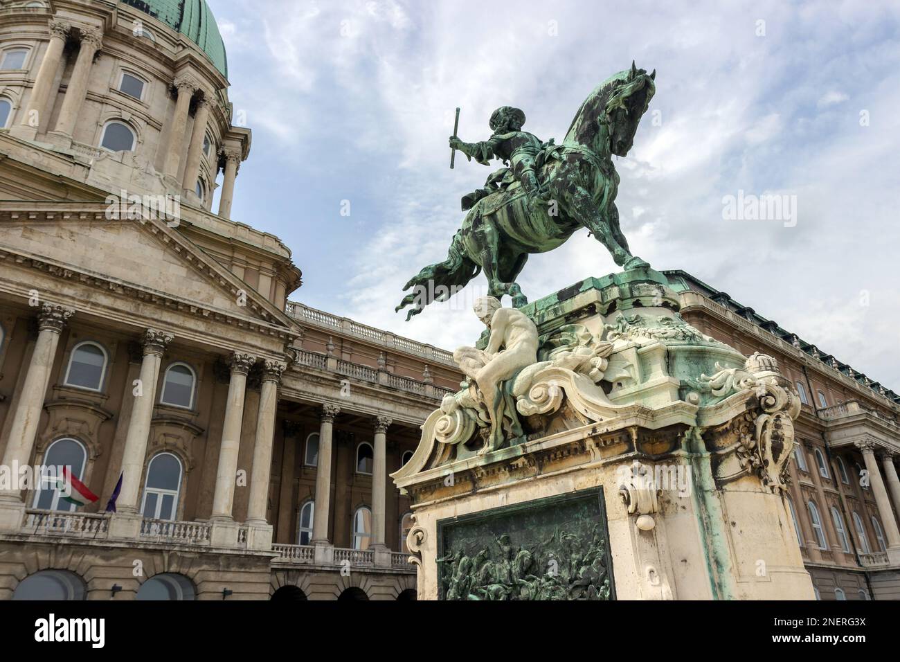 Statua equestre del Principe Eugenio di Savoia al palazzo reale di Budapest, Ungheria Foto Stock