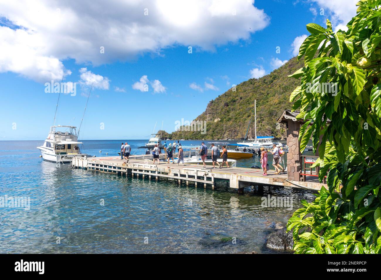 Molo di sbarco, Soufrière, quartiere Soufrière, Santa Lucia, piccole Antille, Caraibi Foto Stock