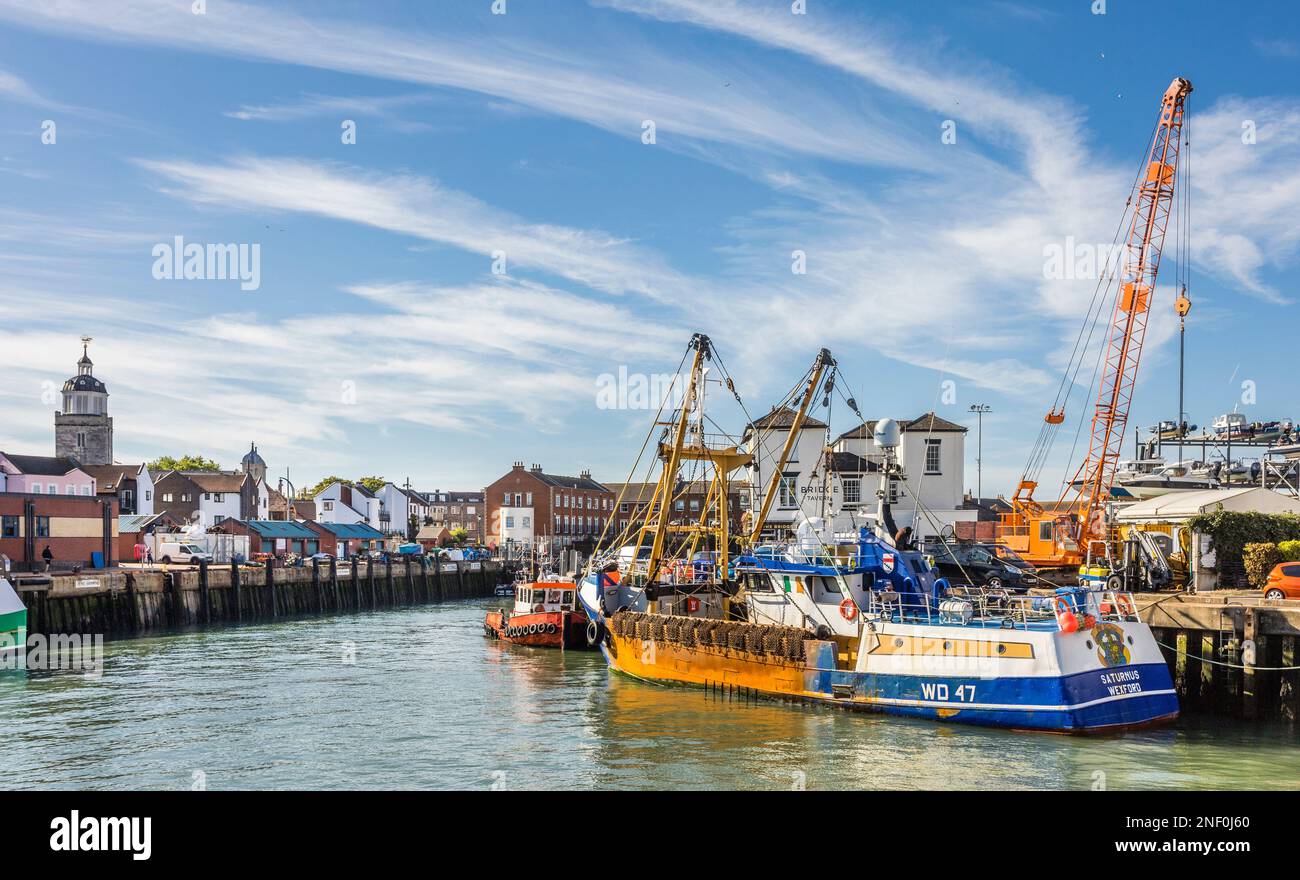 Pescherecci da traino a Camber Quay, Old Portsmouth, Hampshire, Inghilterra sudorientale Foto Stock