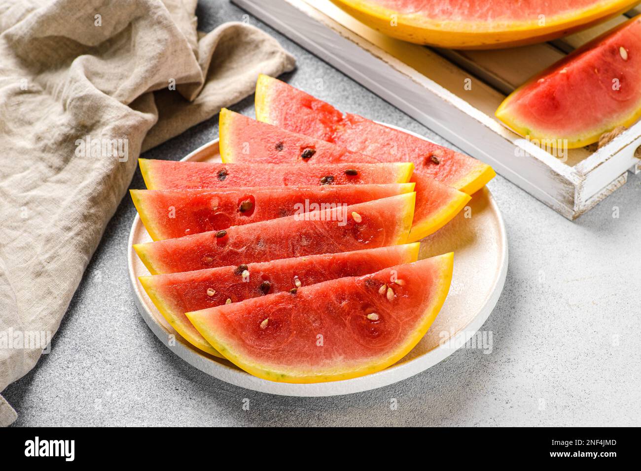 cocomero giallo con polpa rossa. Foto di alta qualità Foto Stock