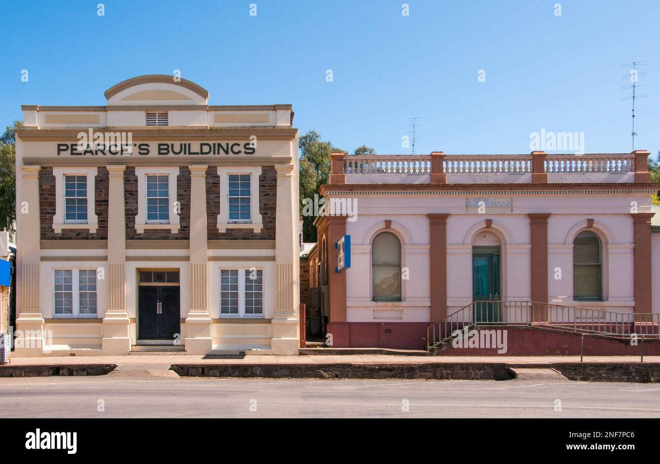 Pearce's Building ed ex Bank of Australasia in Commercial Street, Burra, South Australia Foto Stock
