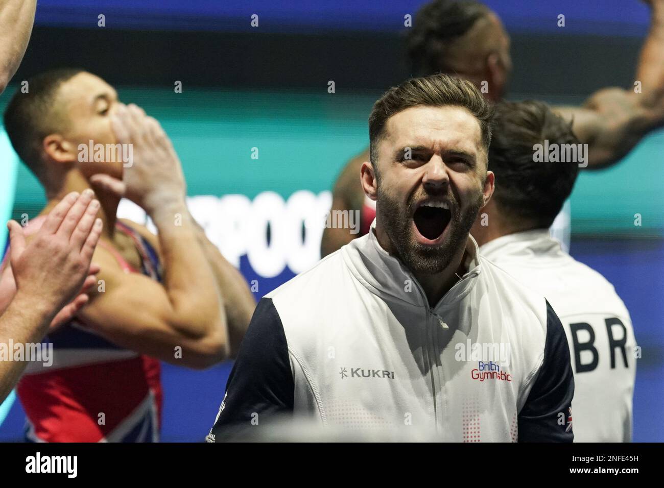 2022 Campionati Mondiali di Ginnastica. Liverpool.2.11.22. Campionato Team uomo.GBR Team festeggia. Foto Stock