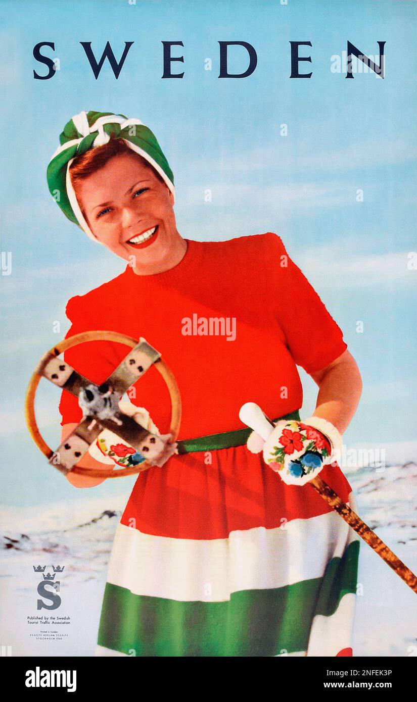 Poster Vintage 1940s Ski Travel - SVEZIA, 1946 - sciatore femminile in rosso, indossante 1940s Ski Fashion . Foto Stock