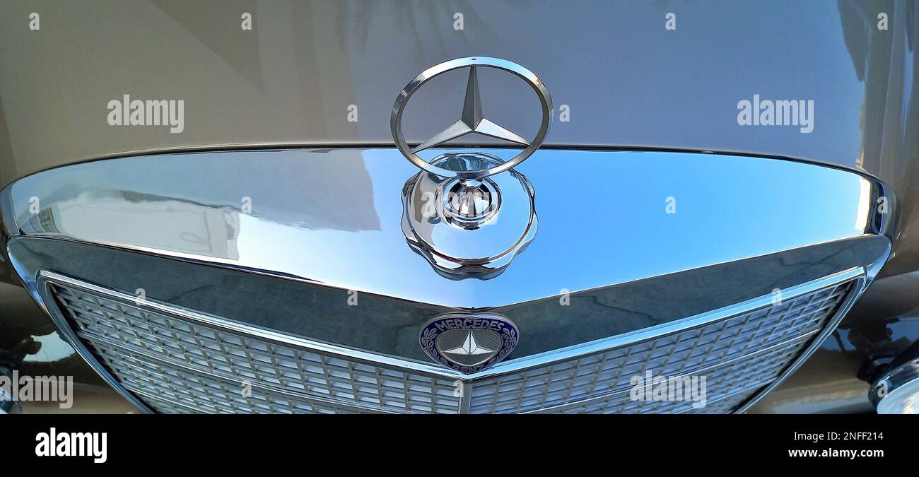 Mascotte Mercedes Benz, mascotte auto, ornamento cofano, ornamento cofano, tappo radiatore, mascotte per motori, emblema per auto, Foto Stock