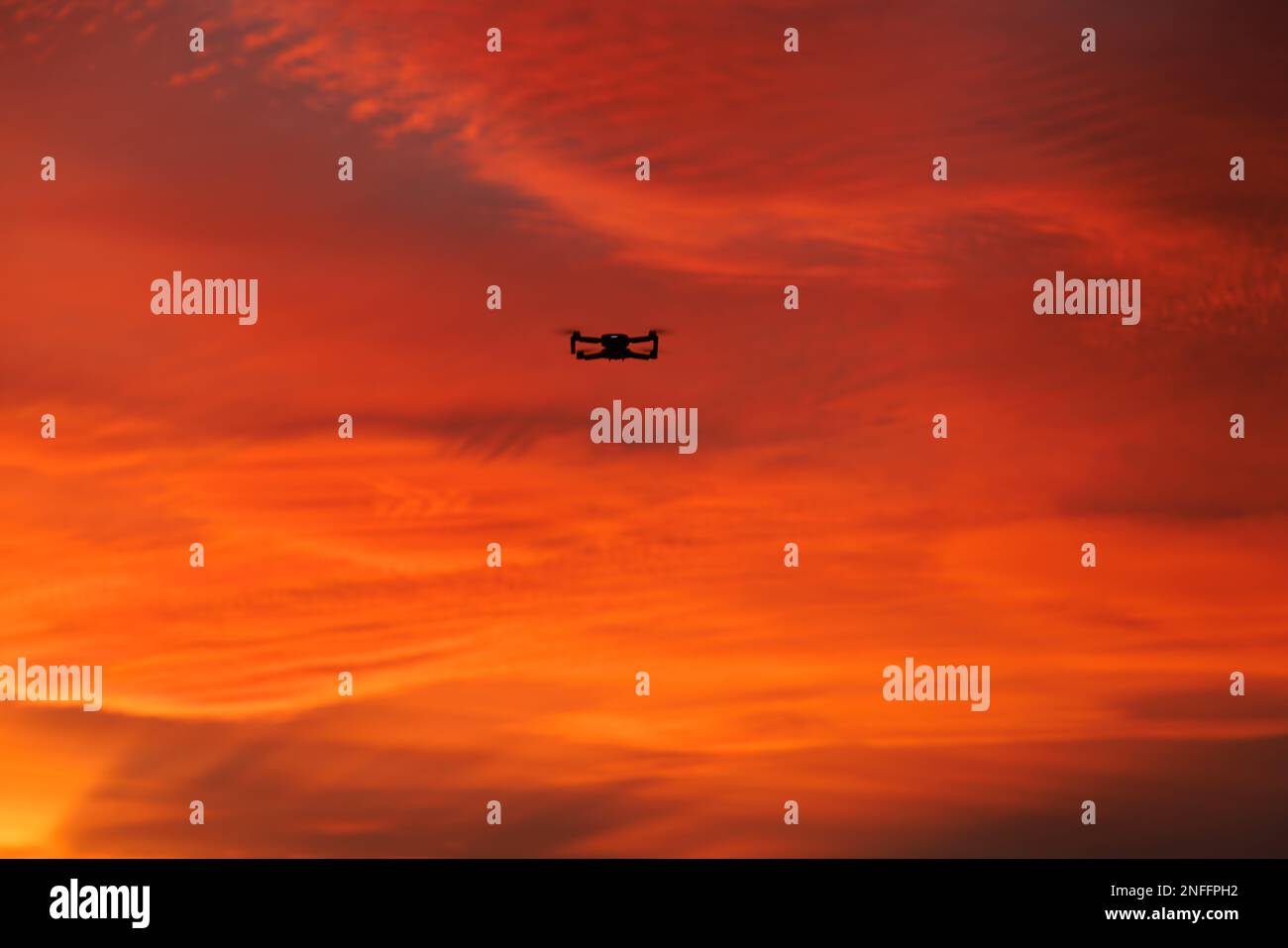 Drone al tramonto Foto Stock