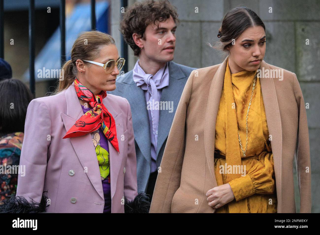 Londra, Regno Unito. 16th Feb, 2023. Amber le Bon e Jasmin le Bon. I pianti, gli amici e la famiglia partecipano al servizio commemorativo per assistere al servizio commemorativo della defunta stilista britannica Vivienne Westwood, che ha sostenuto punk e new wave nel Regno Unito e ha lavorato con alcuni dei più grandi designer, celebrità e supermodelle. Credit: Imageplotter/Alamy Live News Foto Stock