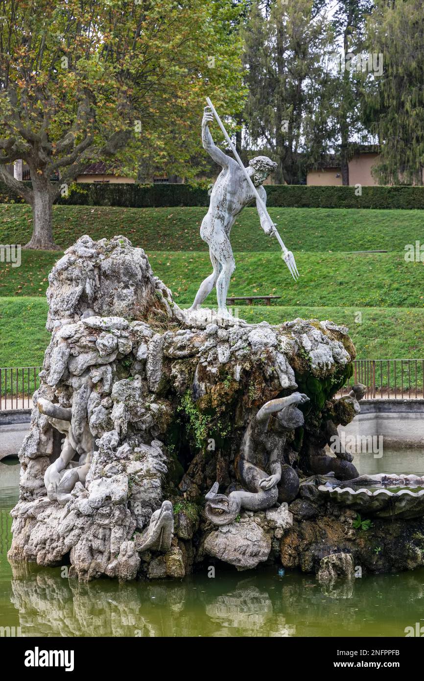 Firenze, Toscana/Italia - 20 ottobre : la statua del Nettuno da Stoldo Lorenzi (1571) nel Giardino di Boboli Firenze il 20 ottobre 2019 Foto Stock