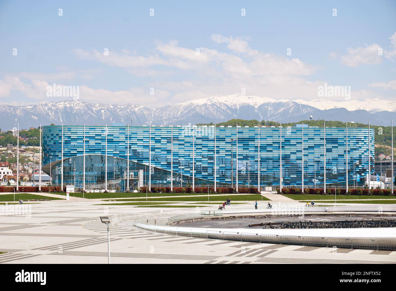 ADLER, SOCHI, RUSSIA - 26 aprile 2019: Ice Palace of Sports Iceberg nel Parco Olimpico di Sochi Foto Stock