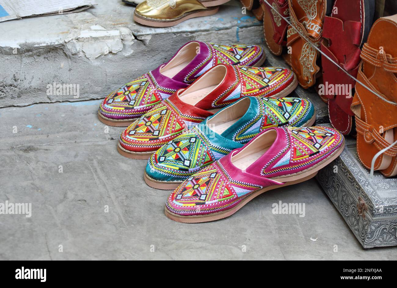 Pantofole tradizionali in vendita in Nord Africa Foto Stock