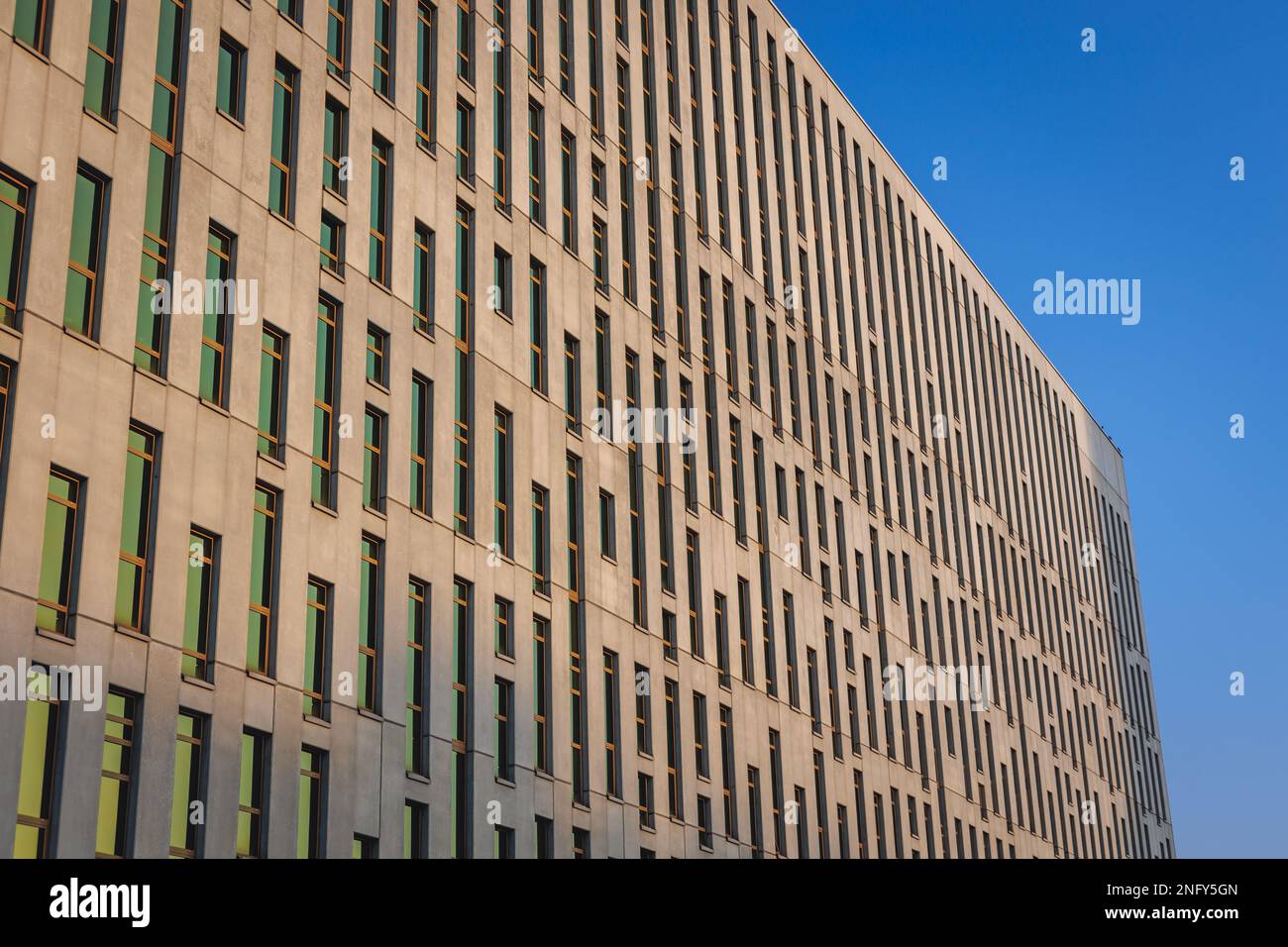 Vista laterale dell'edificio degli uffici Slesia Star nella città di Katowice, nella regione della Slesia in Polonia Foto Stock