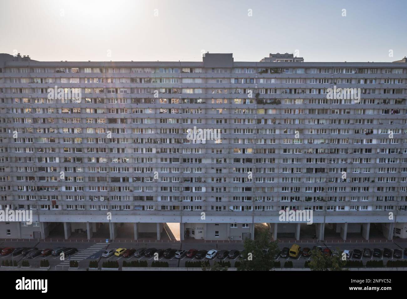 Superjednostka - Superunit, enorme blocco di appartamenti, esempio di architettura brutalista nella città di Katowice, nella regione della Slesia in Polonia Foto Stock