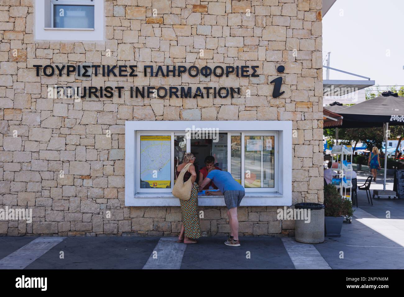Ufficio informazioni turistiche nella zona del nuovo porto turistico nella città di Limassol nel paese isola di Cipro Foto Stock