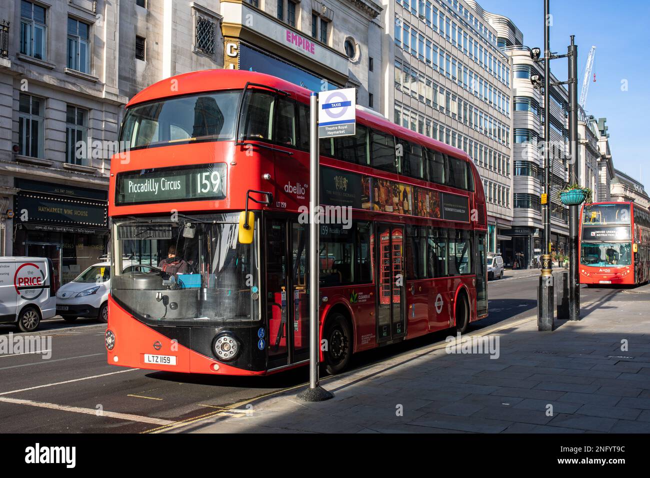Autobus a due piani Abellio London linea 159 alla fermata Haymarket a Londra, Inghilterra Foto Stock