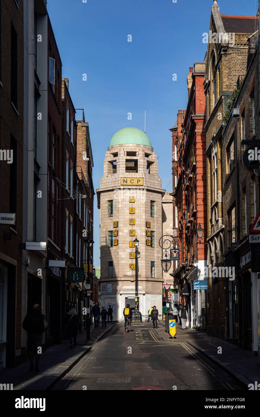 NCP Parcheggio torre alla fine di Great Windmill Street nel quartiere Soho di Londra, Inghilterra Foto Stock