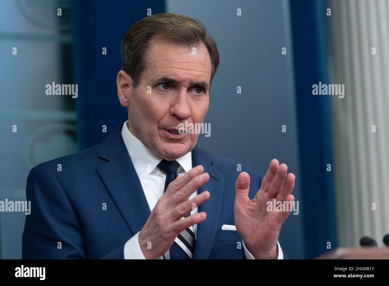 Coordinatore del Consiglio di sicurezza Nazionale per le comunicazioni strategiche John Kirby partecipa a un briefing di notizie alla Casa Bianca a Washington, DC il 17 febbraio 2023. Chris Kleponis - Pool via CNP il presidente degli Stati Uniti Joe Biden e la prima signora Dr. Jill Biden accolgono i governatori e i loro coniugi per la cena alla Casa Bianca durante l'incontro invernale della National Governors Association a Washington, DC il 11 febbraio 2023. Credito: Chris Kleponis/Pool tramite CNP Foto Stock