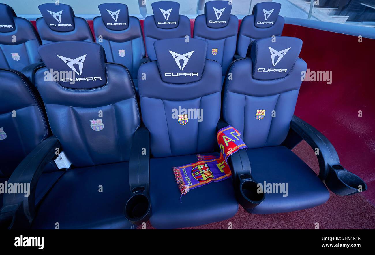 Panchina della squadra all'arena Camp Nou - il parco giochi ufficiale del FC Barcelona Foto Stock
