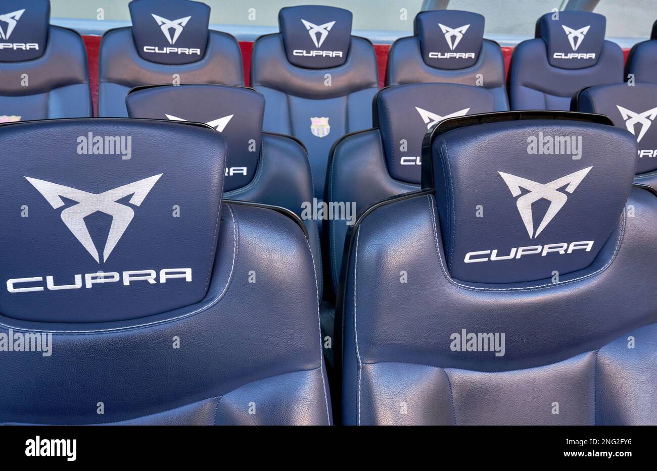 Panchina della squadra all'arena Camp Nou - il parco giochi ufficiale del FC Barcelona Foto Stock