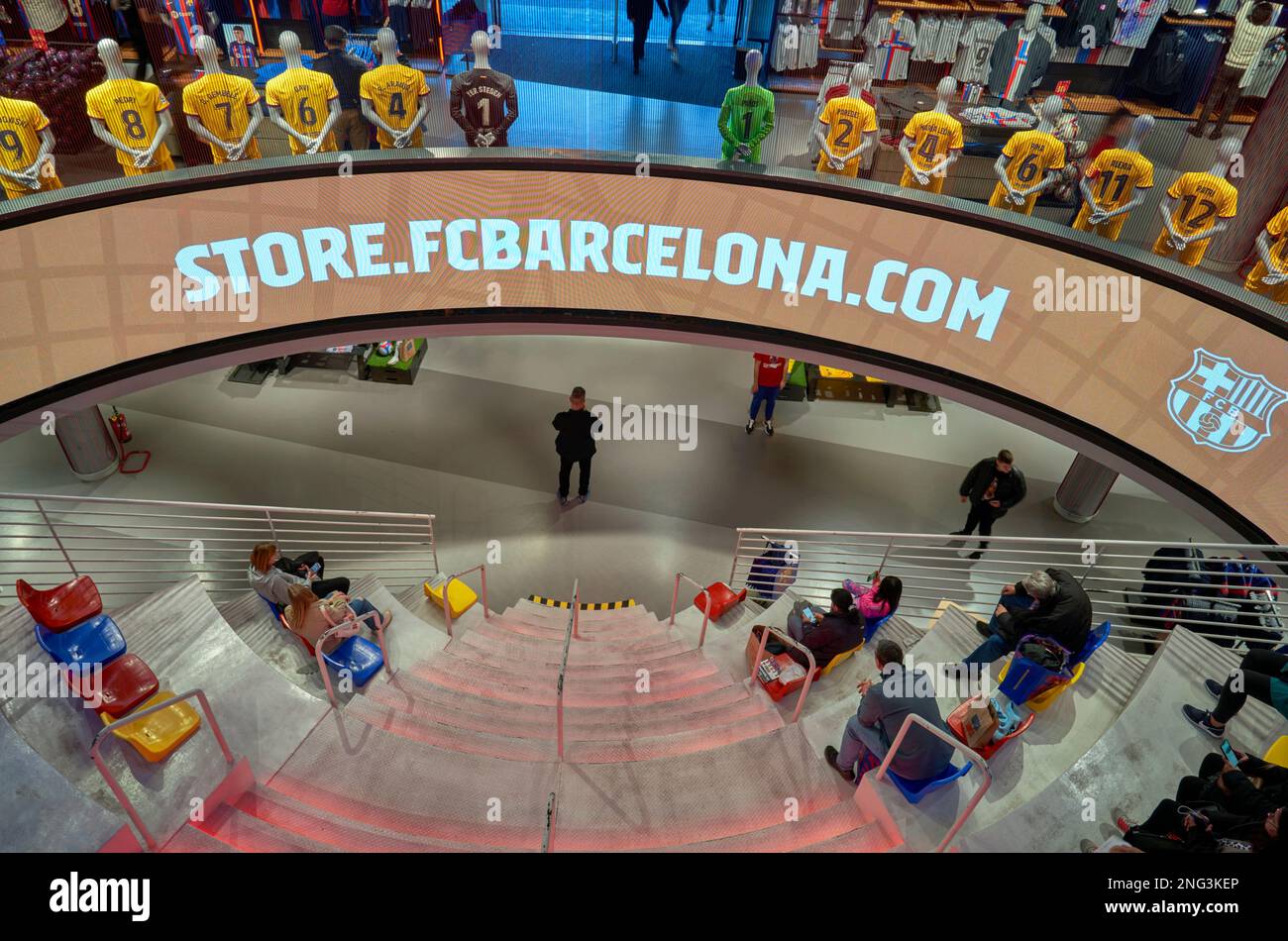 Visita al negozio ufficiale dell'arena Camp Nou - il parco giochi ufficiale del FC Barcelona Foto Stock