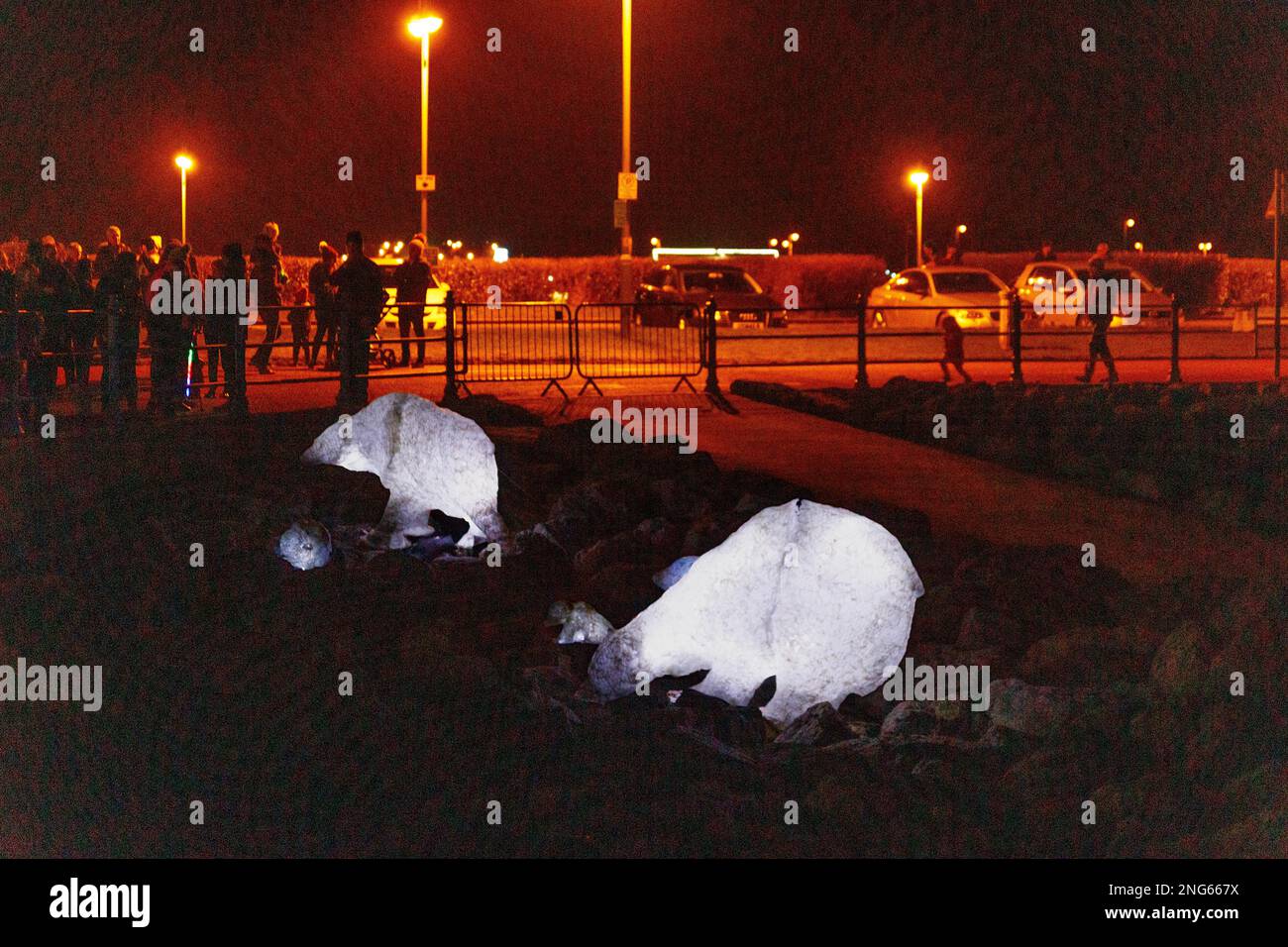 Morecambe, Lancashire, Regno Unito. 17th Feb, 2023. Foto delle illuminazioni e della luce Installazione dal tre giorni Baylight 23 Festival che si è tenuto nel corso dei tre giorni della vacanza di mezza durata a Morecambe 16th - 18th febbraio lungo il lungomare di Morecambe Credit: PN News/Alamy Live News Foto Stock