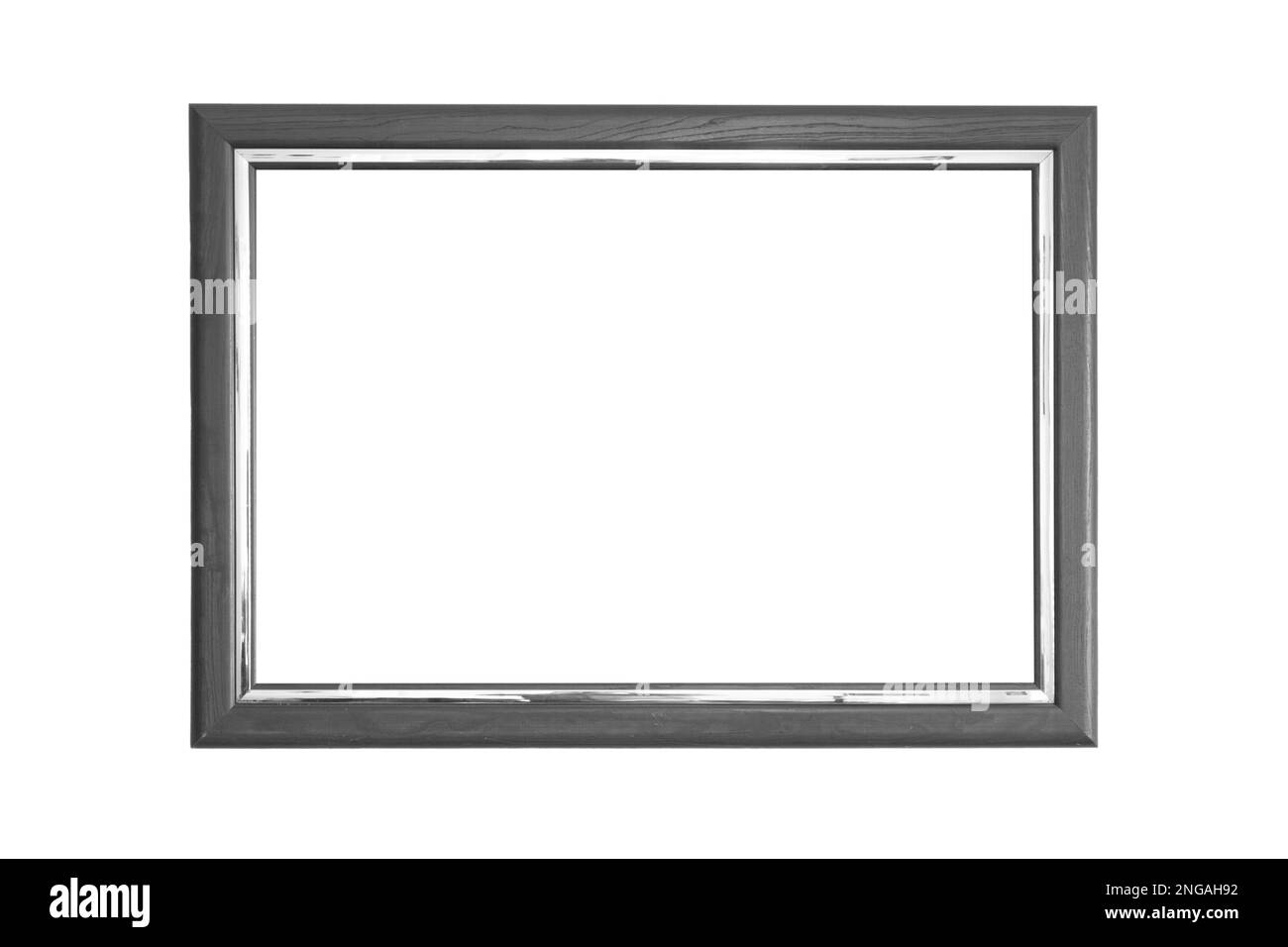Antica cornice in legno d'epoca isolata su sfondo bianco con percorso di ritaglio. Spazio vuoto per il testo. Spazio di copia Foto Stock