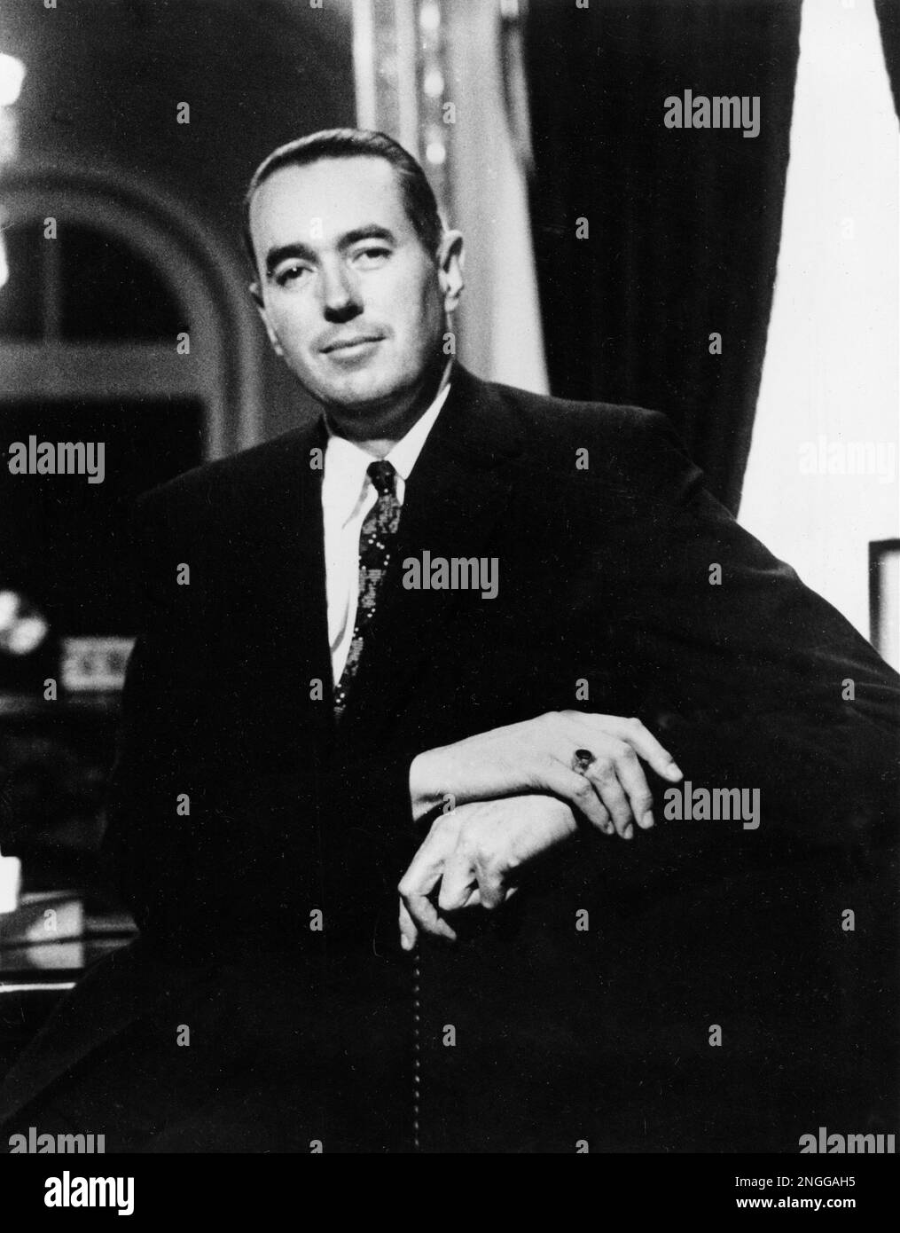 Allen Drury, journalist in Washington, D.C., is shown in May 1960. Drury won the 1960 Pulitzer Prize for Fiction for "Advise and Consent," a novel of political life in the nation's capital. (AP Photo) Foto Stock