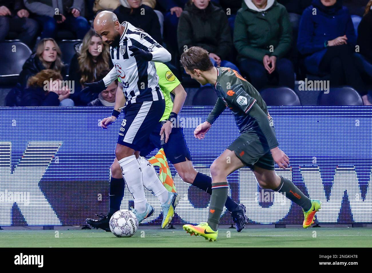 17-02-2023: Sport: Heracles contro Willem ll ALMELO, PAESI BASSI - 17 FEBBRAIO: Samuel Armenteros (Heracles Almelo) durante la partita Keukenkampioendivisie Foto Stock