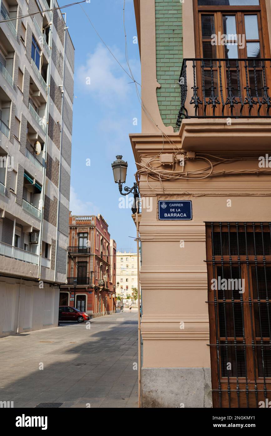 Via Nome indicazione Carrer de la Barraca nel quartiere El Cabanyal di Valencia, Spagna Foto Stock