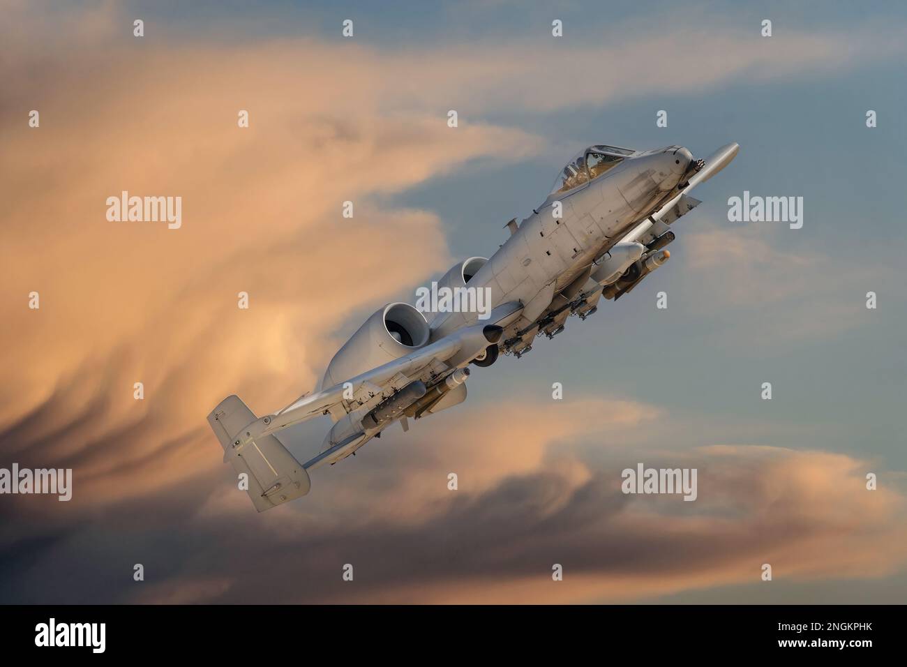 A-10 Thunderbolt II Armed Combat Air Support con missili e bombe in una missione di combattimento. A10 Warthog doppio motore attacco al suolo jet militare Foto Stock