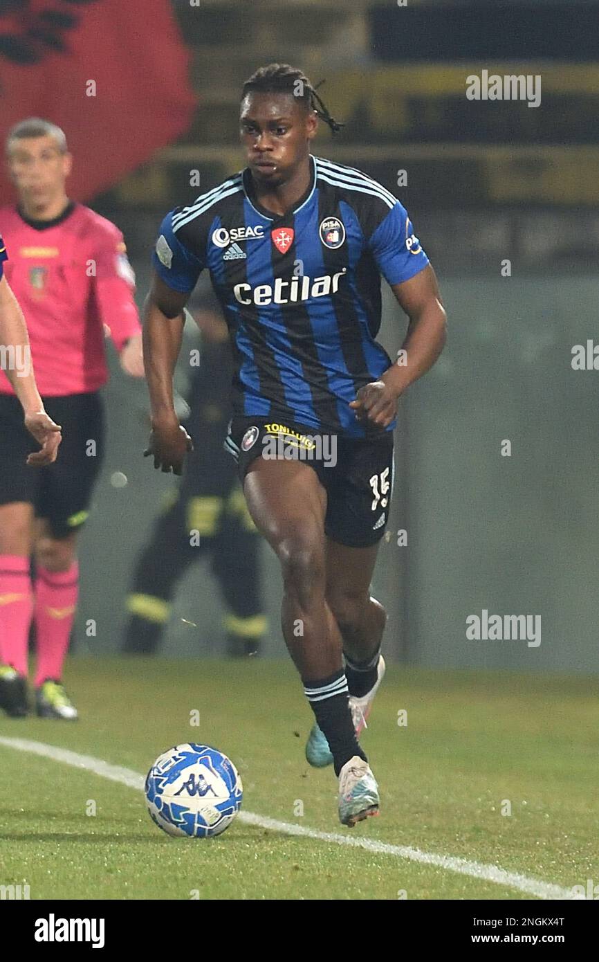 Pisa, Italia. 17th Feb, 2023. Idrissa Toure' (Pisa) durante l'AC Pisa vs Venezia FC, partita italiana di calcio Serie B a Pisa, febbraio 17 2023 Credit: Independent Photo Agency/Alamy Live News Foto Stock