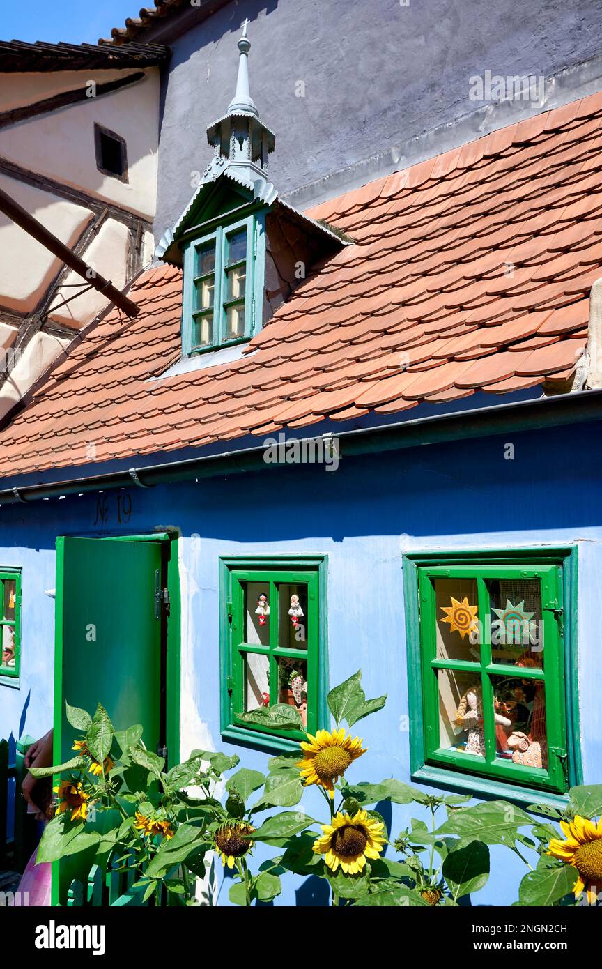Praga Repubblica Ceca. Case a Golden Lane al castello Foto Stock
