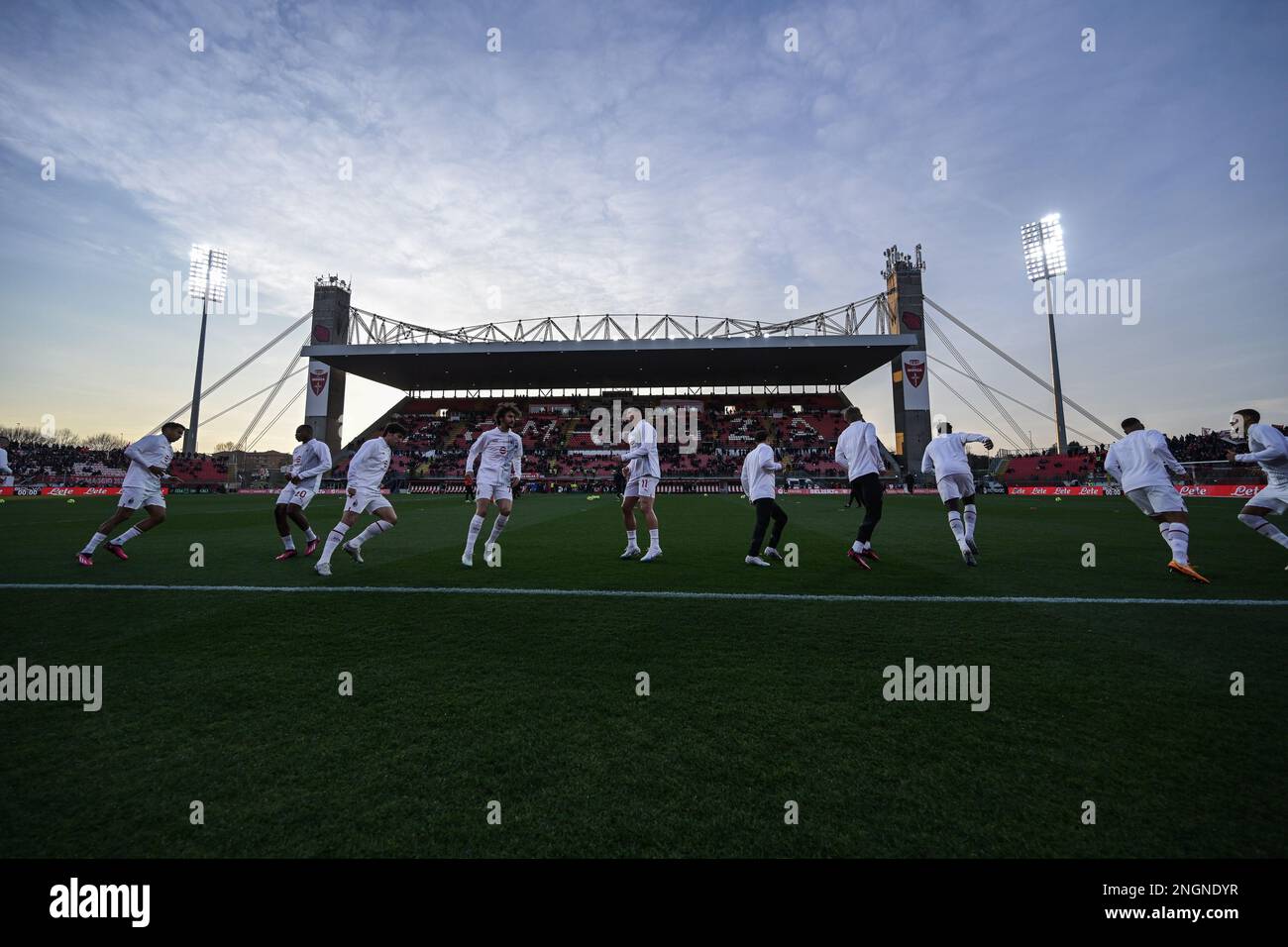 Monza, Italia. 18th Feb, 2023. Match ball durante la Serie Italiana Una partita di calcio tra AC Monza e AC Milan Calcio il 18 febbraio 2023 allo stadio U-Power di Monza. Photo Tiziano Ballabio Credit: Tiziano Ballabio/Alamy Live News Foto Stock