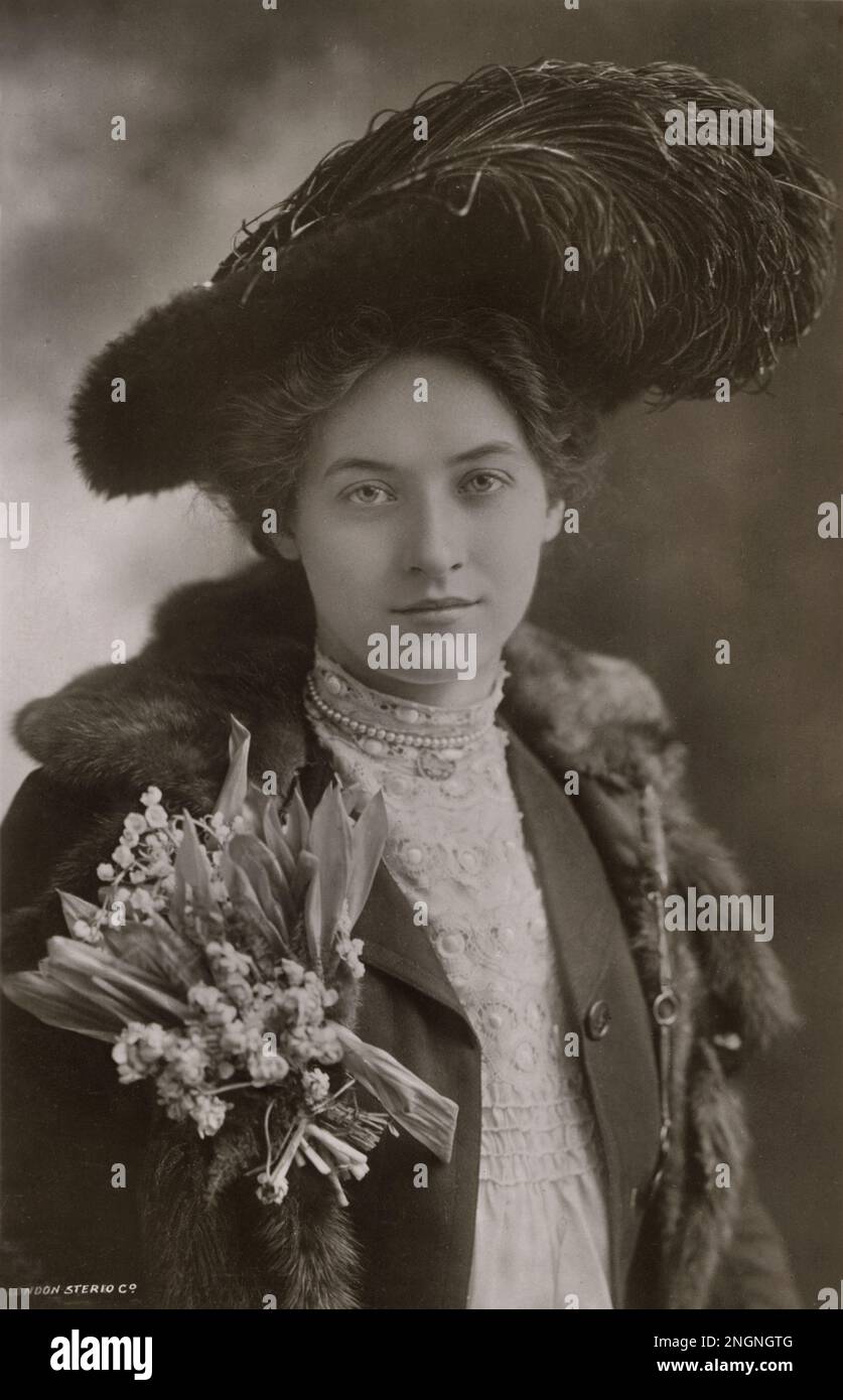 Maude Fealy - foto di London Stereo 1904 o 1905 - restaurata dalla cartolina originale Rotary 1965 J di Montana Photographer Foto Stock