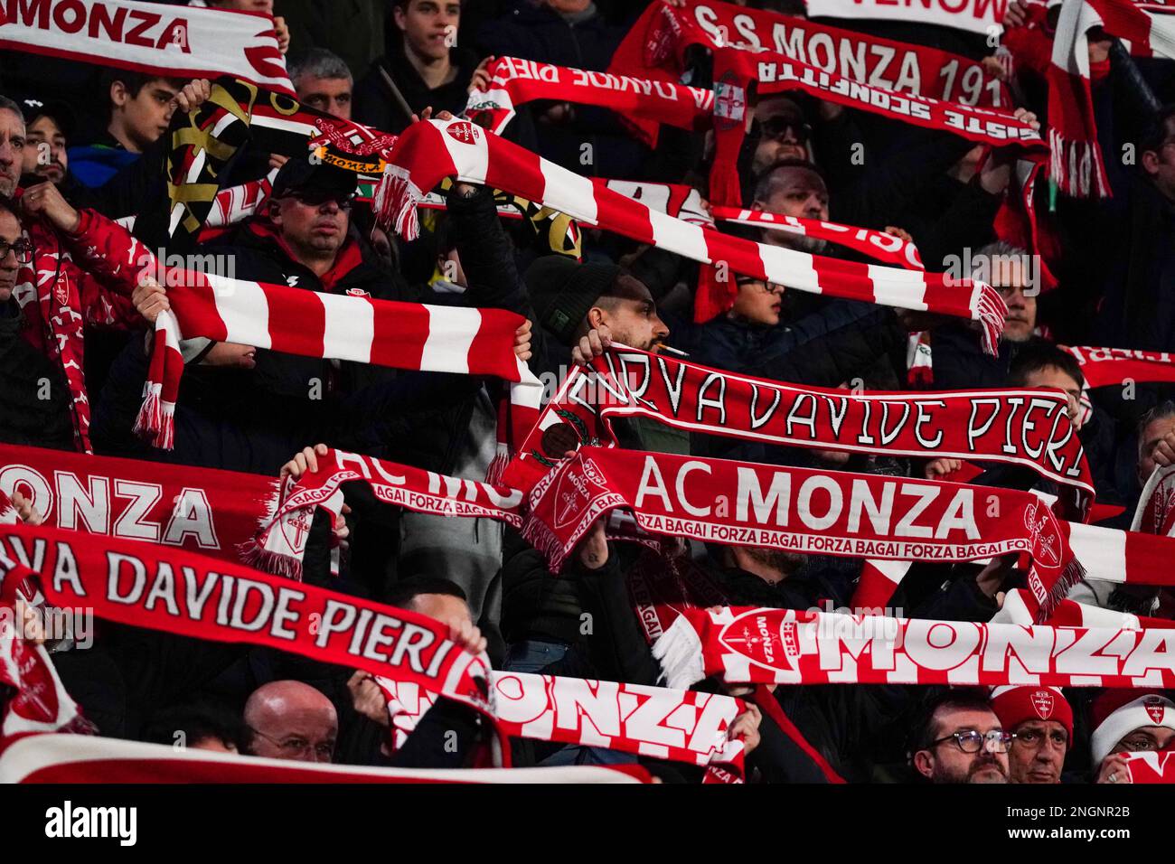 Monza, Italia. 18th Feb, 2023. AC Monza tifosi durante il campionato italiano Serie Una partita di calcio tra AC Monza e AC Milan il 18 febbraio 2023 allo stadio U-Power di Monza. Credit: Luca Rossini/Alamy Live News Foto Stock