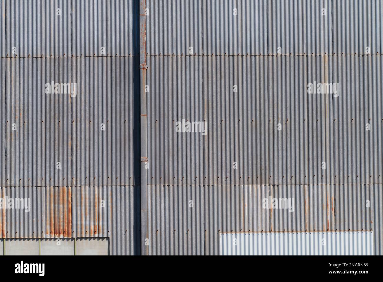 Parete di fabbrica di ferro corrugato e struttura metallica a Castlemaine Australia. Foto Stock