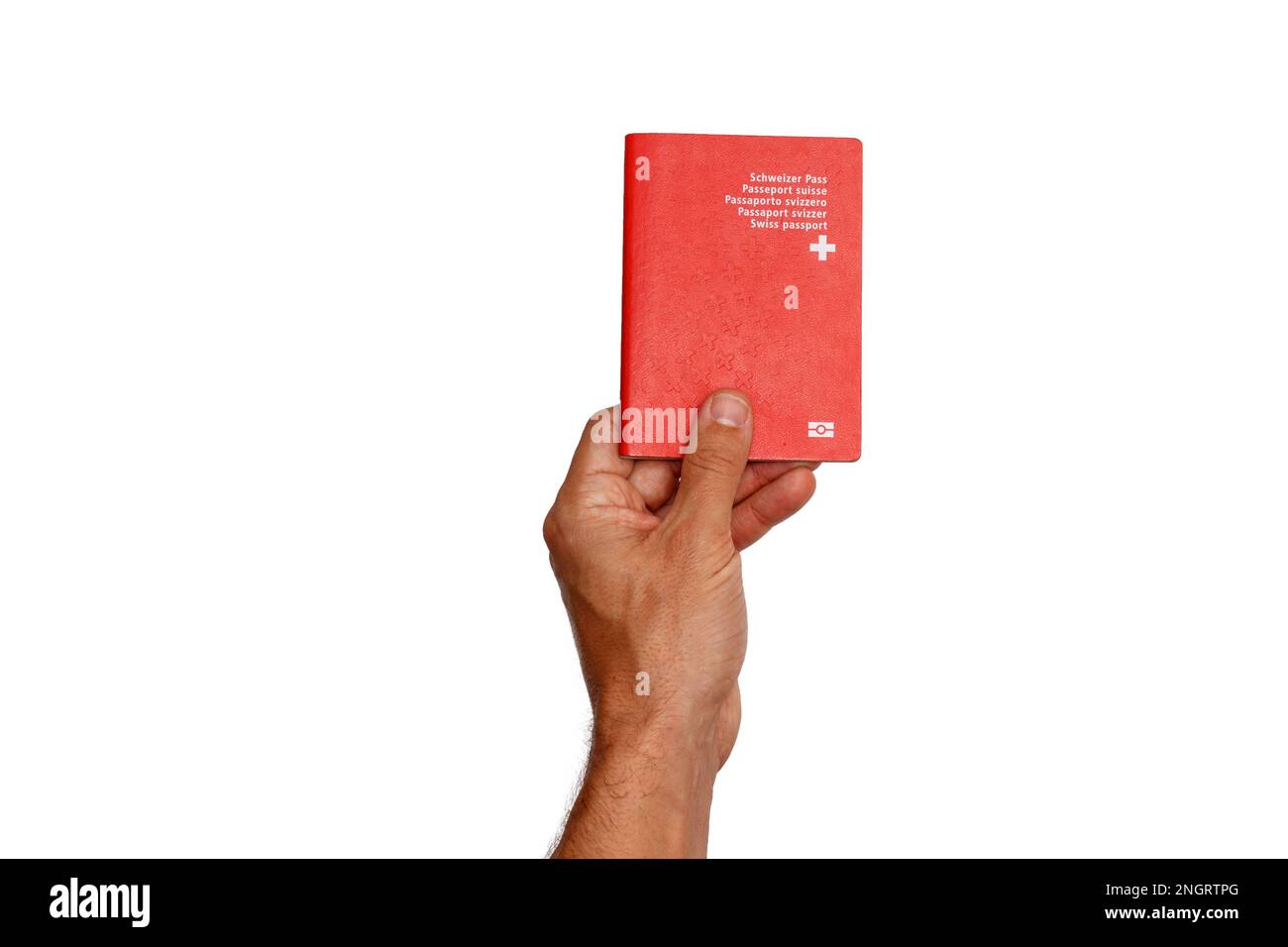 Passaporto svizzero in possesso di un uomo su sfondo bianco. Foto Stock