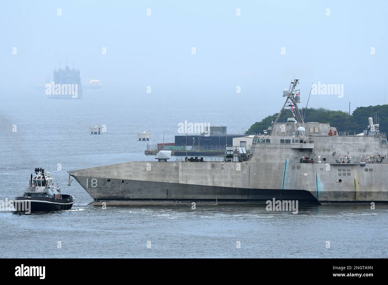 Prefettura di Kanagawa, Giappone - 22 giugno 2022: United States Navy USS Charleston (LCS-18), nave da combattimento litoranea di classe Independence. Foto Stock