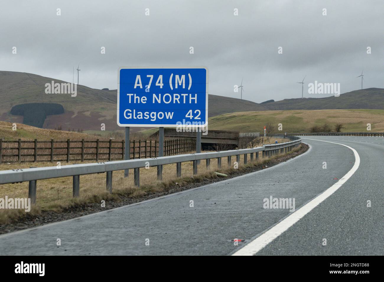 Autostrada A74 - A74(M) - indicazione PER NORTH Glasgow, Scotland, UK Foto Stock