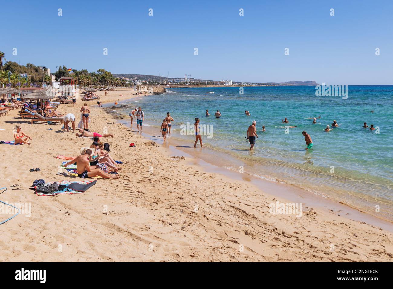 Spiaggia di Pernera nella città di Ayia Napa nella campagna isola di Cipro Foto Stock