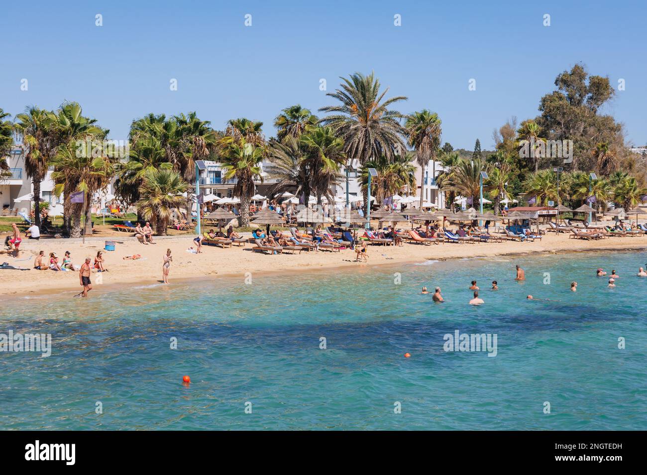 Spiaggia di Pernera nella città di Ayia Napa nella campagna isola di Cipro Foto Stock