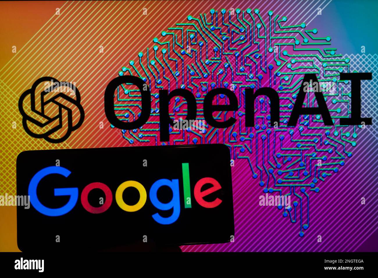 OpenAI visualizzato sullo schermo con Google su cellulare visto in questa foto illustrazione. Il 19 febbraio 2023 a Bruxelles, in Belgio. Foto Stock