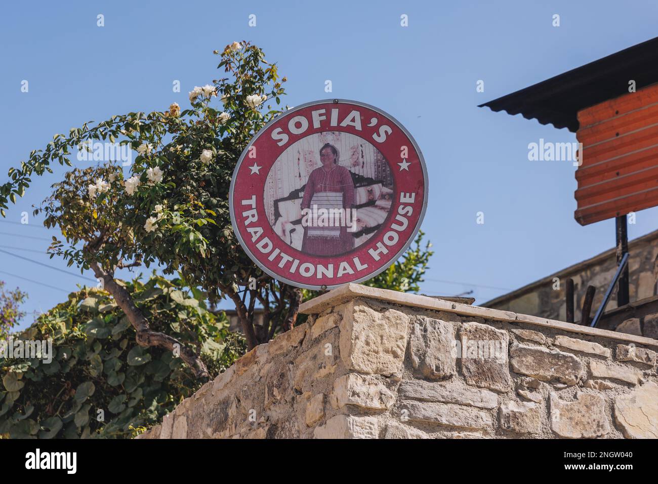 Logo di Sofia e Andreas Traditional House nel villaggio di Letymbou a Paphos Distretto di Cipro isola paese Foto Stock