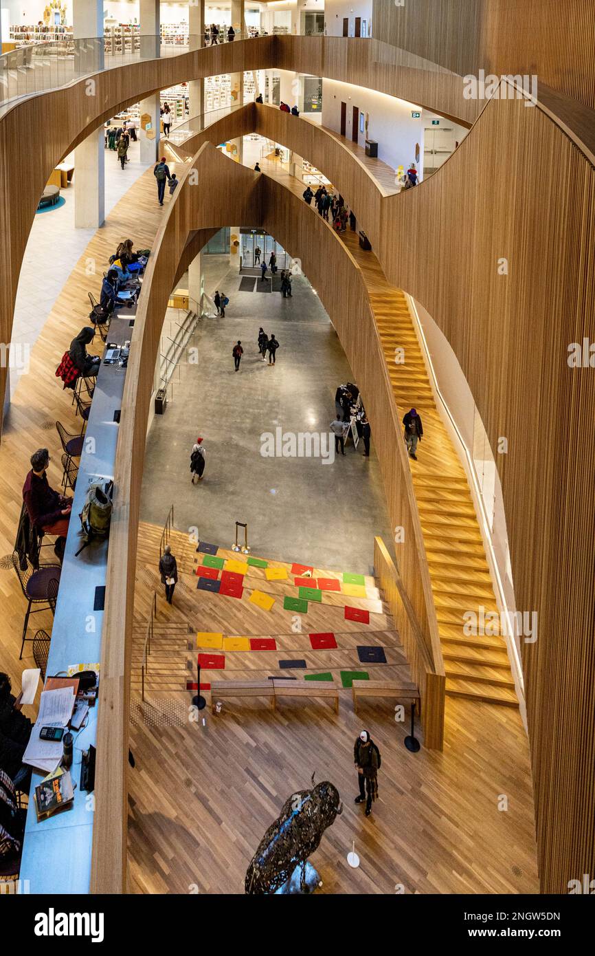 Biblioteca principale di Calgary, architettura interna Foto Stock