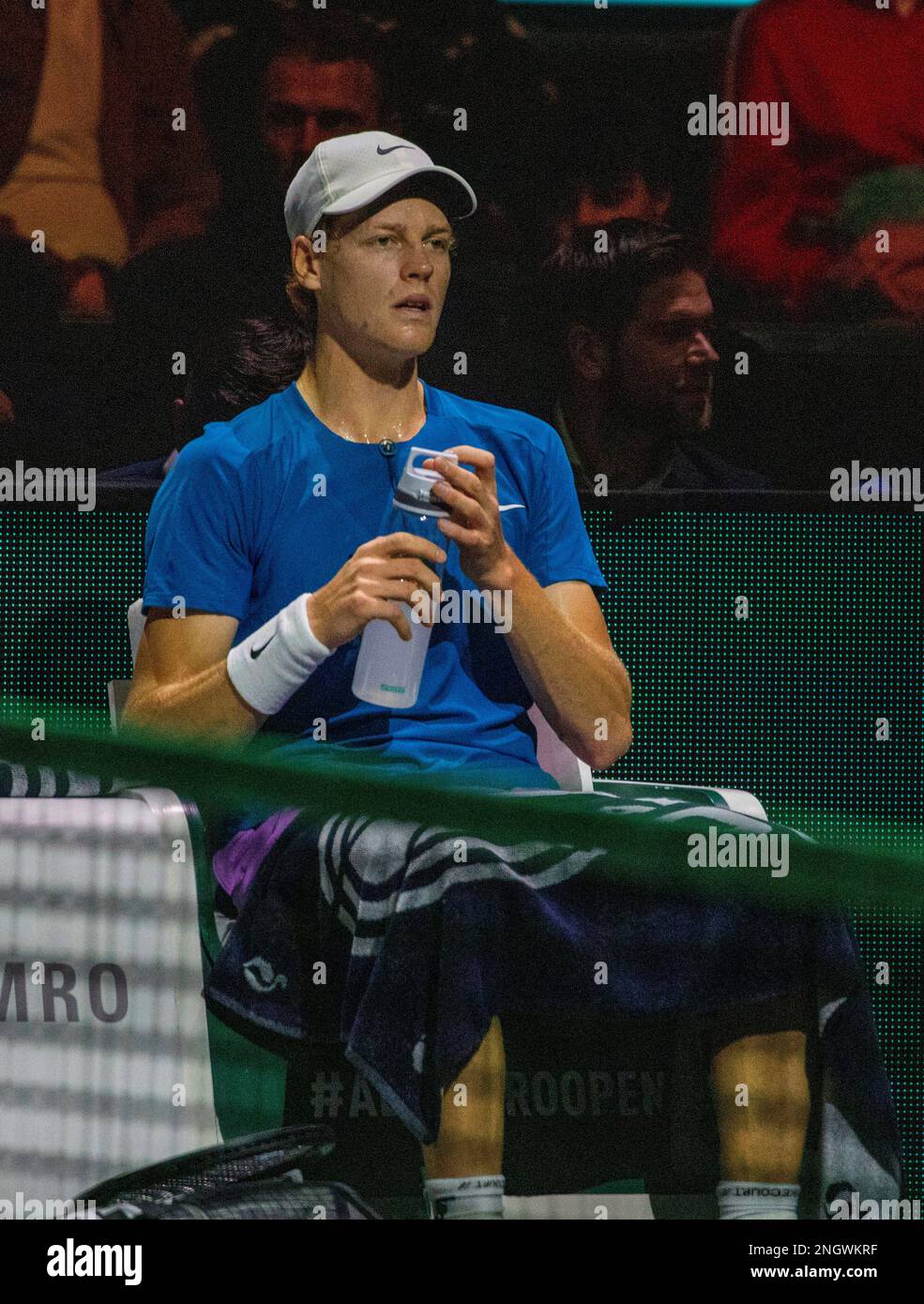 Rotterdam, Niederlande. 19th Feb, 2023. Jannik Sinner ad AHOY a Rotterdam, il 19 febbraio 2023, durante la finalissima maschile dell'edizione 50th del torneo ABN AMRO Open di tennis Credit: Albert Nieboer/Netherlands OUT/Point de Vue OUT/dpa/Alamy Live News Foto Stock