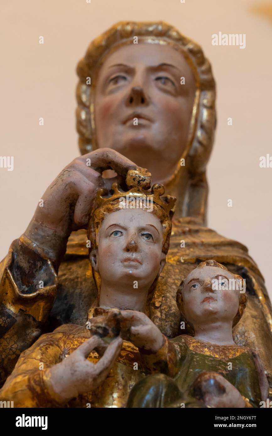 Figura della Vergine Maria in mostra al Museo de los Caminos nel Palazzo Episcopale di Astorga, Leon, Spagna. Il museo, lungo il Camino Frances Foto Stock