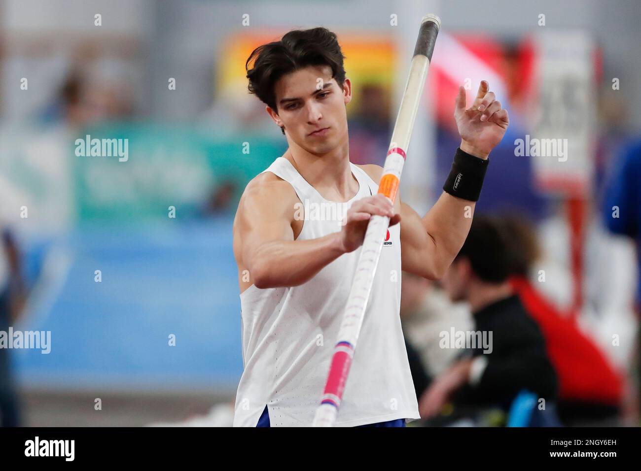 Belgrado, Serbia, 15 febbraio 2023. Riccardo Klotz, dell'Austria, compete nella Pole Vault degli uomini durante il Belgrade Athletics Indoor Meeting 2023 presso la Sala Atletica di Banjica a Belgrado, in Serbia. Febbraio 15, 2023. Credito: Nikola Krstic/Alamy Foto Stock